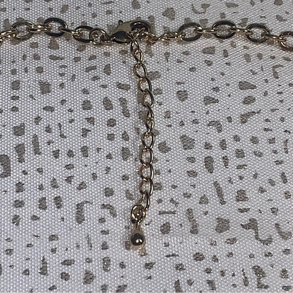 Red Rhinestones Statement Necklace and Earrings Set Fancy Gold Plated Jewelry - Picture 3 of 8